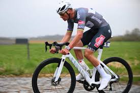 Van der Poel remporte Milan-Sanremo